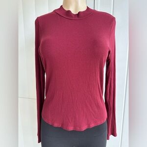Eddie Bauer long sleeve turtleneck shirt Size Medium Maroon / Burgundy
